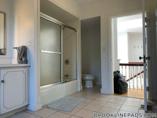 Foto del edificio - 1726 Beacon St
