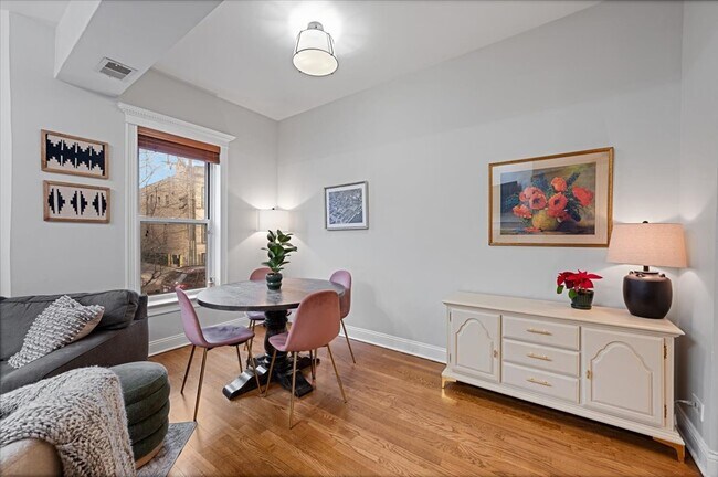 Foto del edificio - 1023 W Dakin St