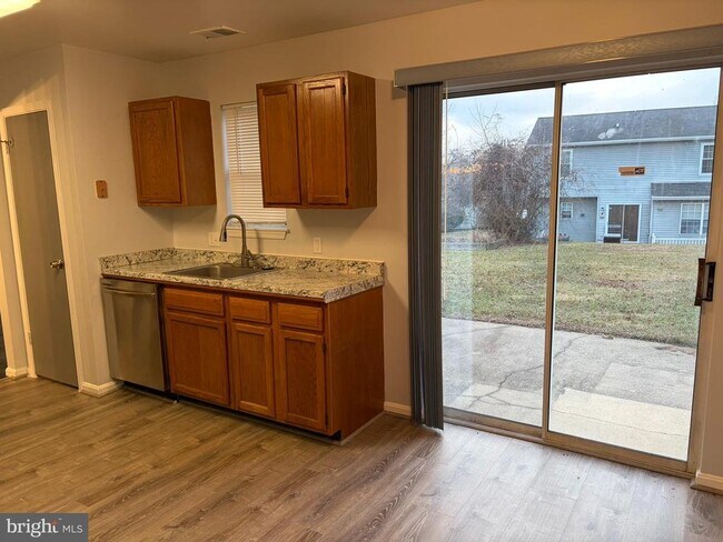 Foto del edificio - 424 Crisfield Dr