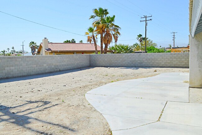 Building Photo - Fully renovated 3-Bedroom House with Firep...