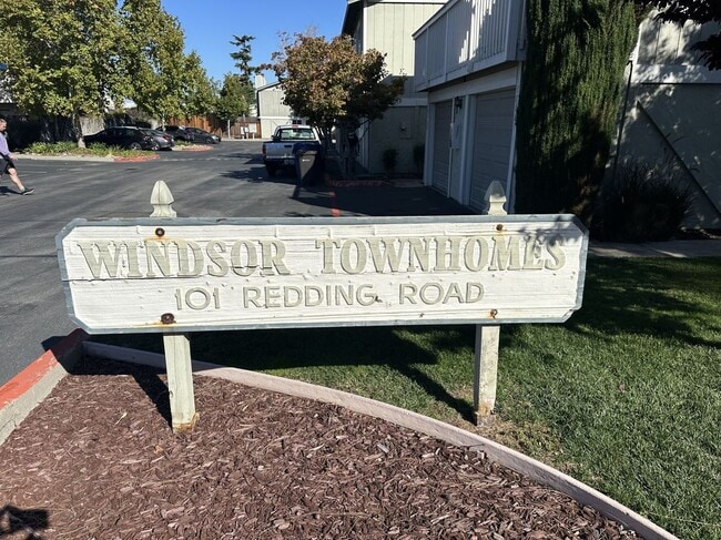 Building Photo - 101 Redding Rd