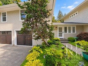 Building Photo - 14444 Sunrise Drive NE