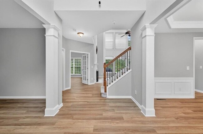 Foto del edificio - 740 Mayfair Ct