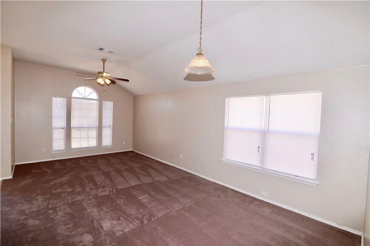 Spectacular 4 bedroom home! Call to view ... - Spectacular 4 bedroom home!  Call to view ...