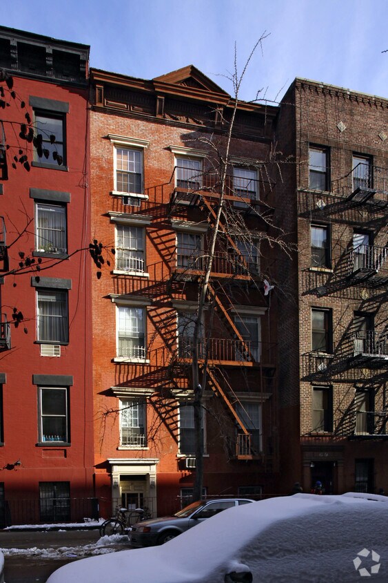 Building Photo - 67 E 7th St