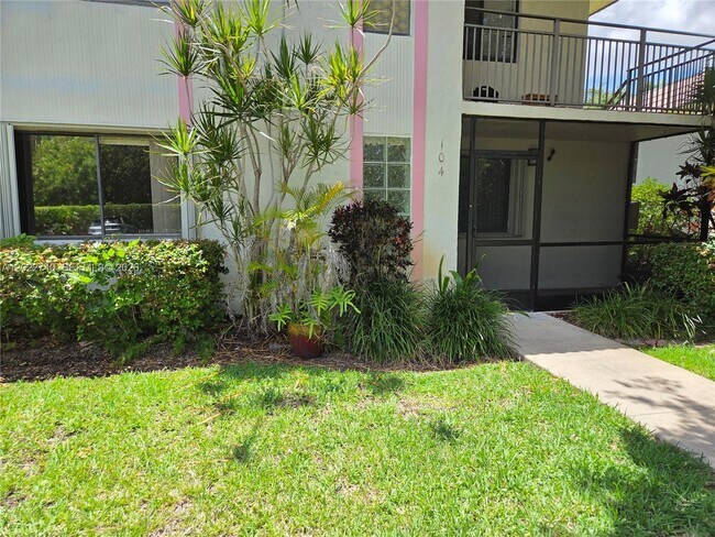 Foto del edificio - 413 Lakeview Dr