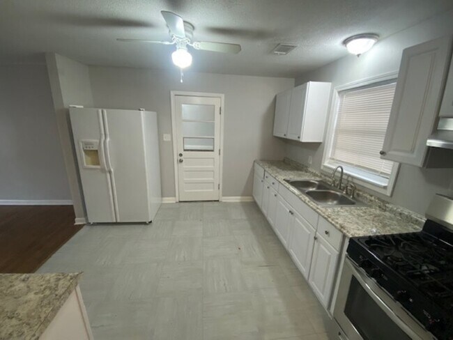 Foto del edificio - 4704 Eastwood St