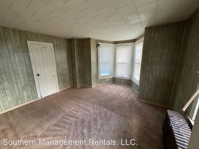 Building Photo - 4 br, 1.5 bath House - 27 North Main Street