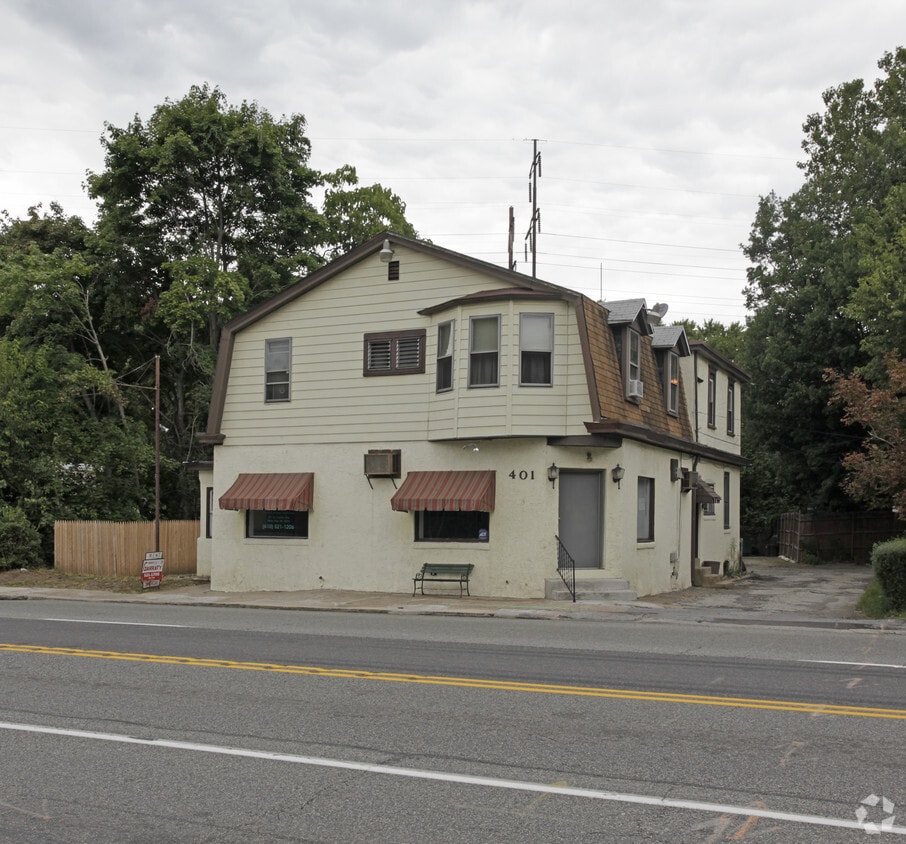 Primary Photo - 401 W Chester Pike