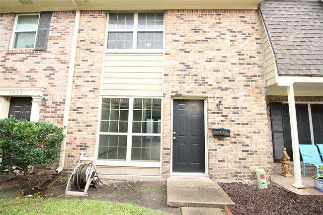 Foto del edificio - 4960 Milwee St