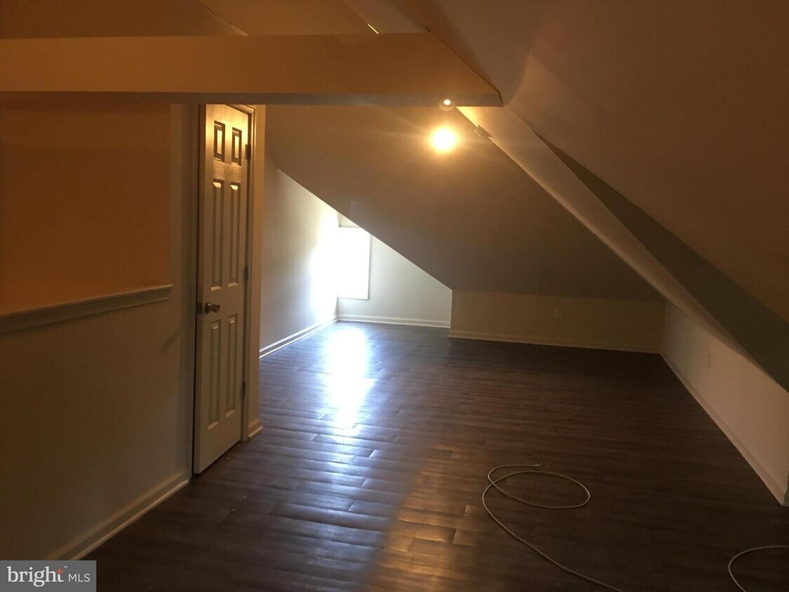 Building Photo - 39 S Delsea Dr