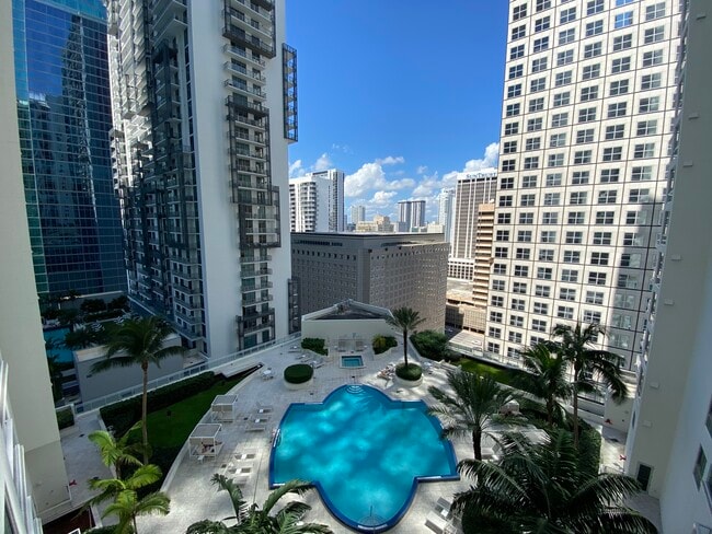 300 S BISCAYNE