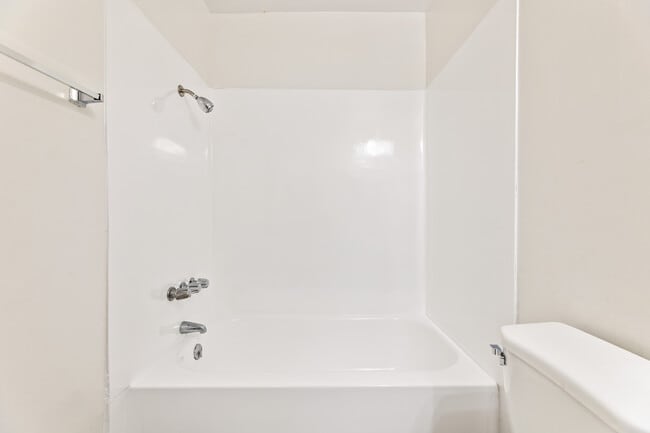 Building Photo - 10535 Lindley Avenue