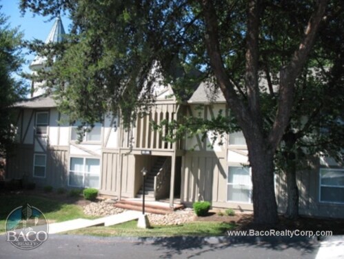 Building Photo - 6400 Lonas Dr