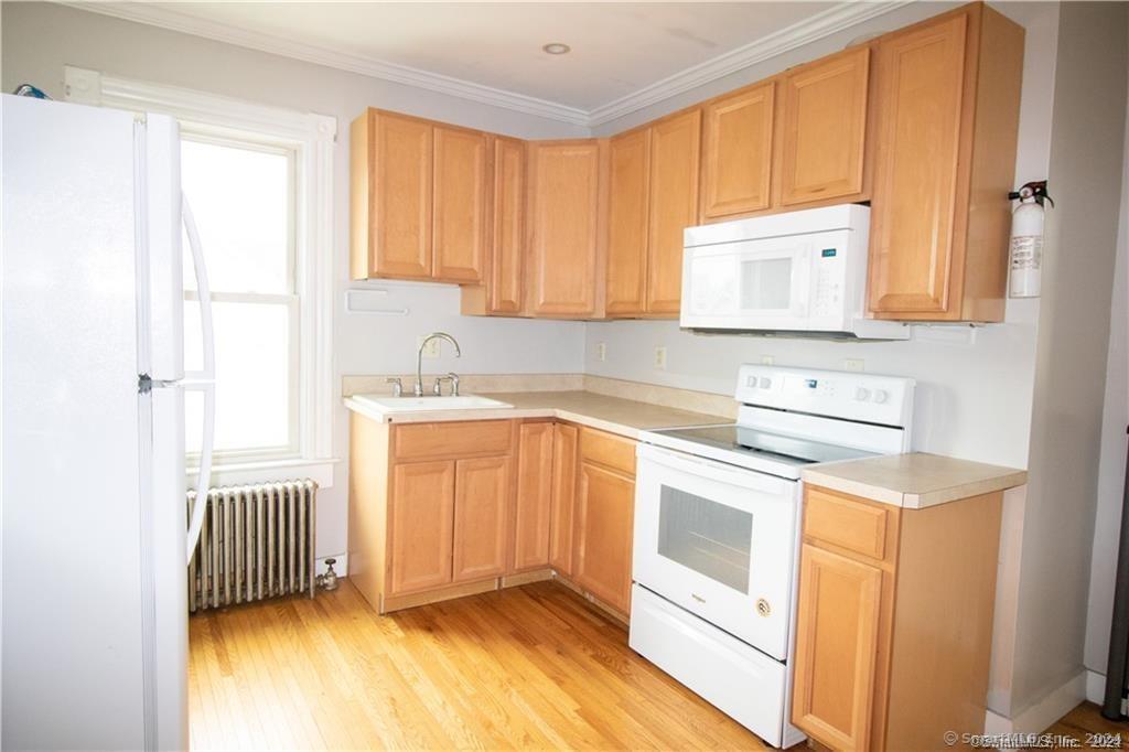 Primary Photo - 34 Center St