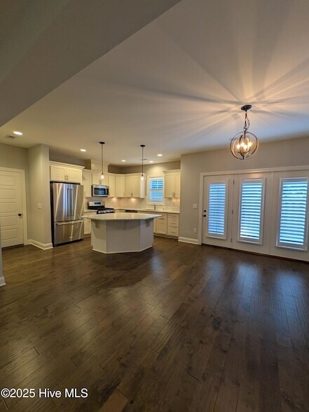 Foto del edificio - 129 Pinebranch Ct