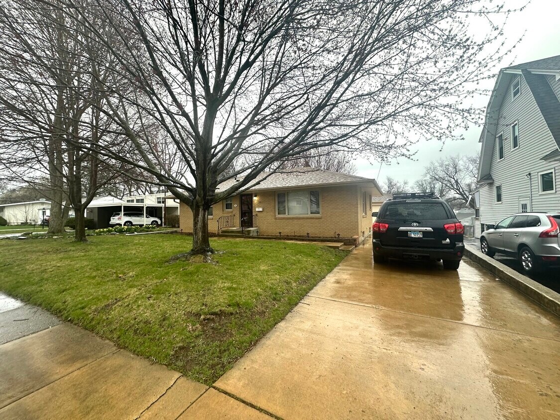 Primary Photo - 203 Warren Ave