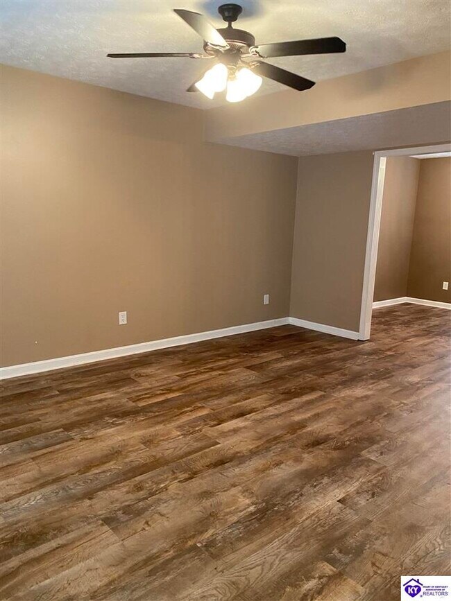 Building Photo - 134 Boone Trce
