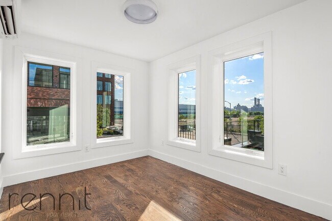 Building Photo - Kent Avenue, New York, NY 11249 - 4 BR 3 BA house