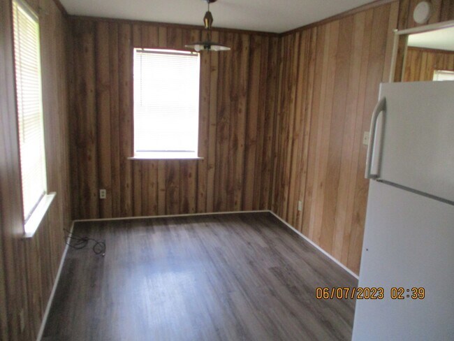 Foto del edificio - 1706 Hoover St