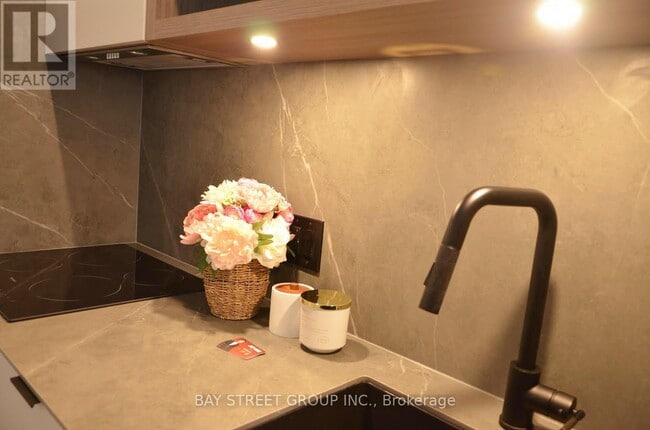 Building Photo - 55 Charles St E