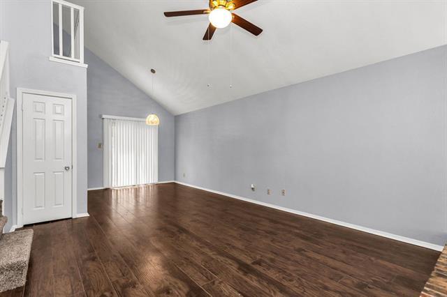 Foto del edificio - 3038 Harbinger Ln