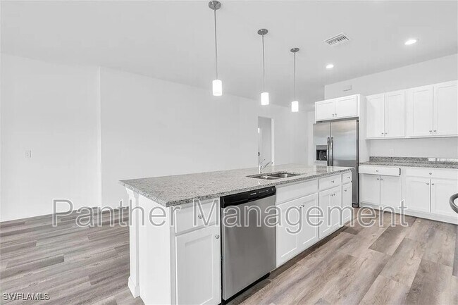 Building Photo - 207 Baytree Dr
