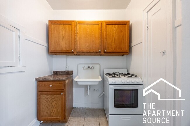 Foto del edificio - 2536 N Sawyer Ave