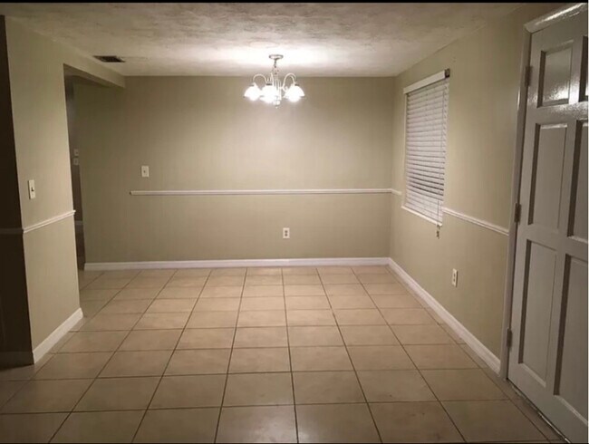 Building Photo - 3509 Nixon Rd