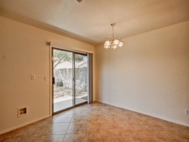 Foto del edificio - 15617 W Caribbean Ln