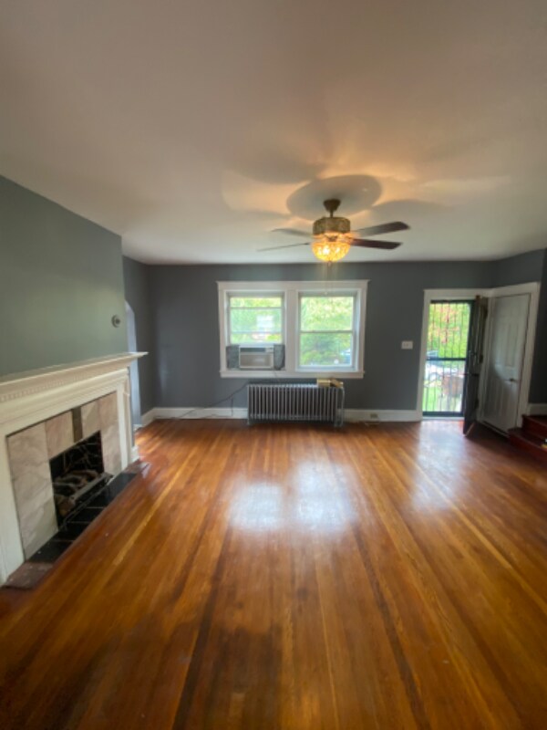 Primary Photo - 1200 Lakeside Ave