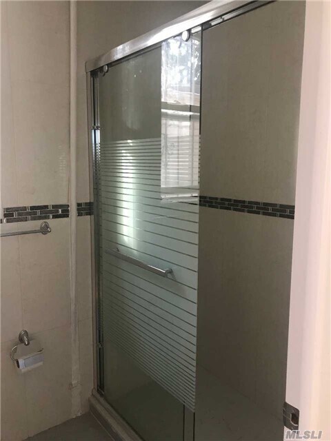 Building Photo - 27-18 McIntosh St