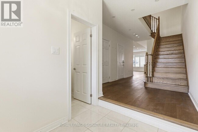 Photo du bâtiment - 128 Orchardcroft Rd