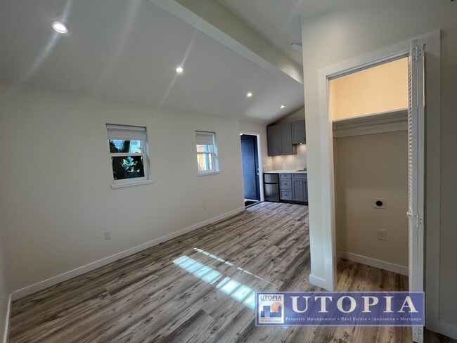 Foto del edificio - Newly Remolded Cozy Studio right near West Cliff