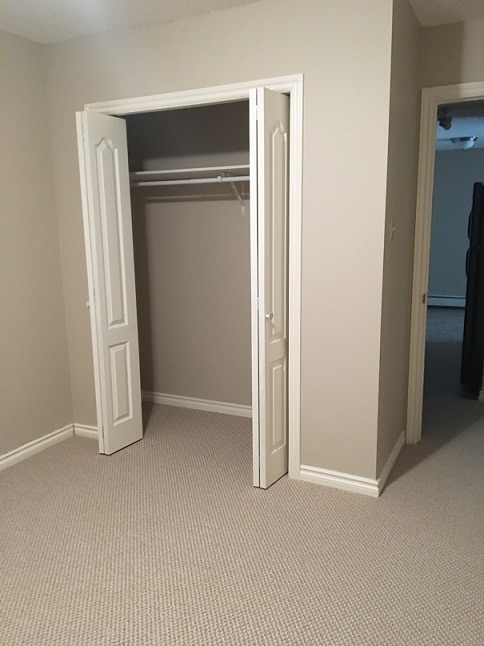 Building Photo - 2 Bed 1 Bath Unit in Red Deer, AB