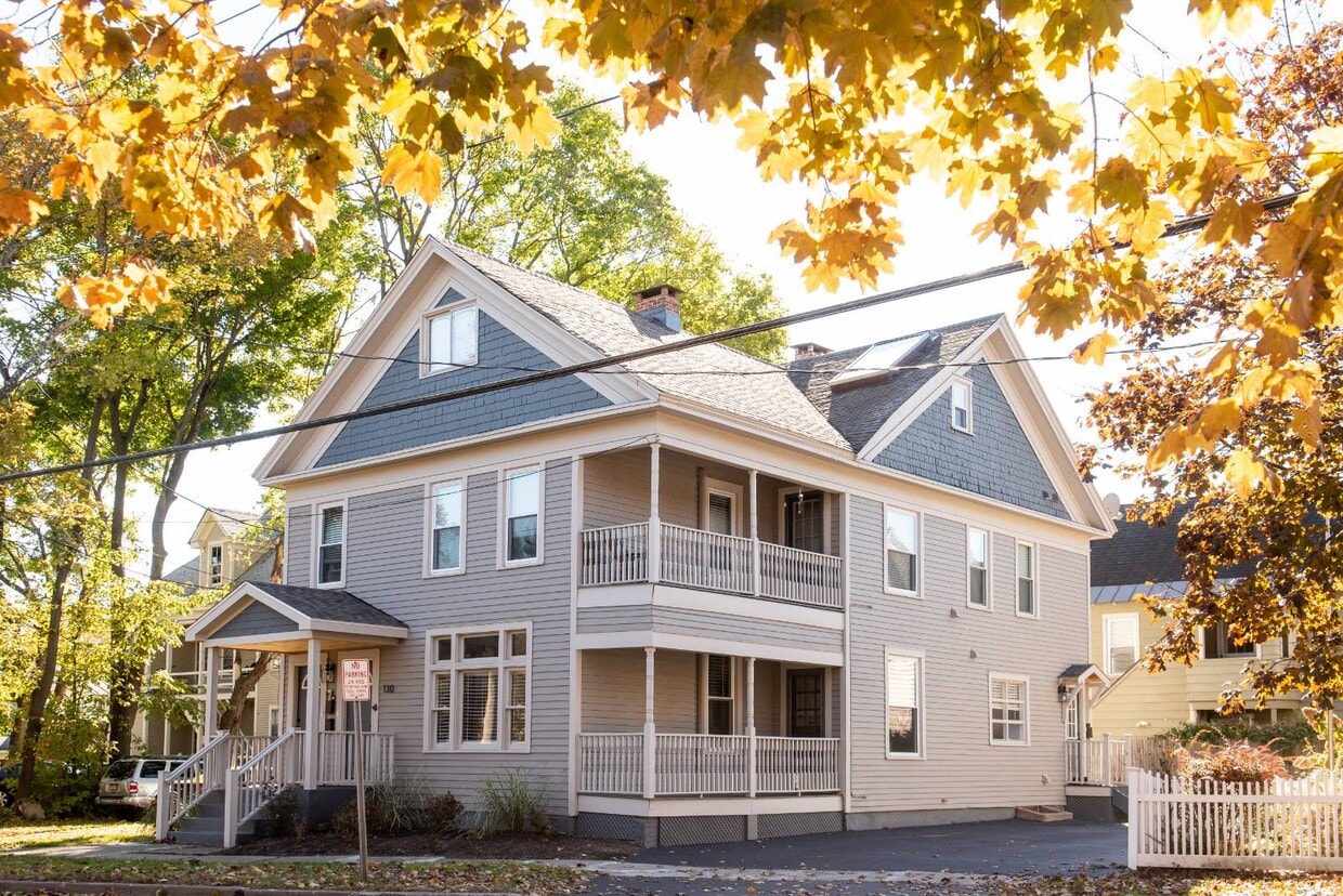 Primary Photo - 130 Van Dam St