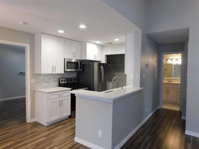 Building Photo - 1077 S Hiawassee Rd