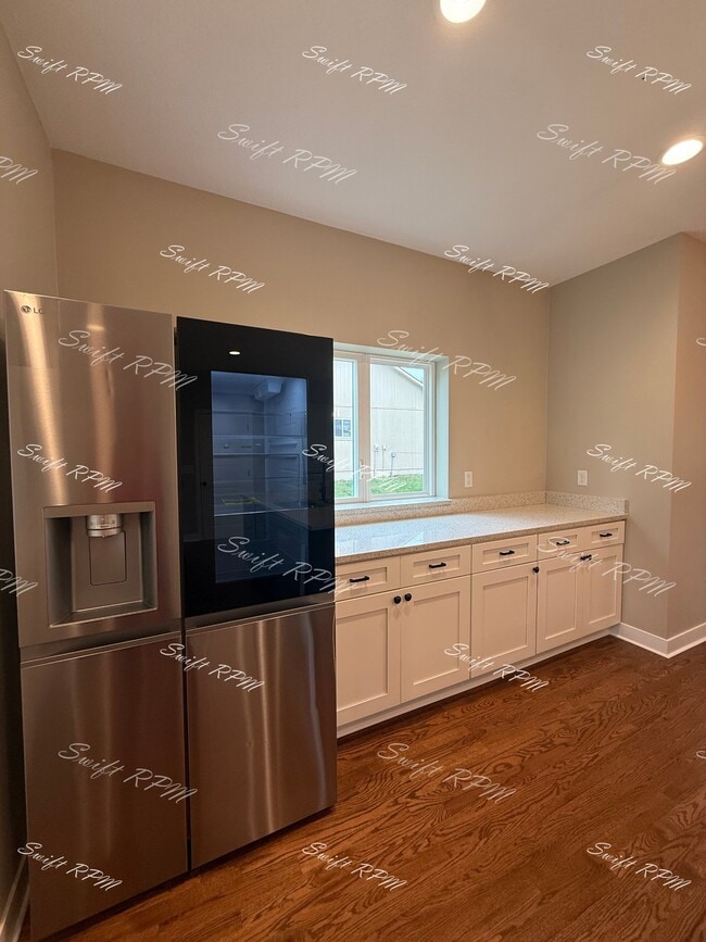 Building Photo - 117 Pendleton Ave