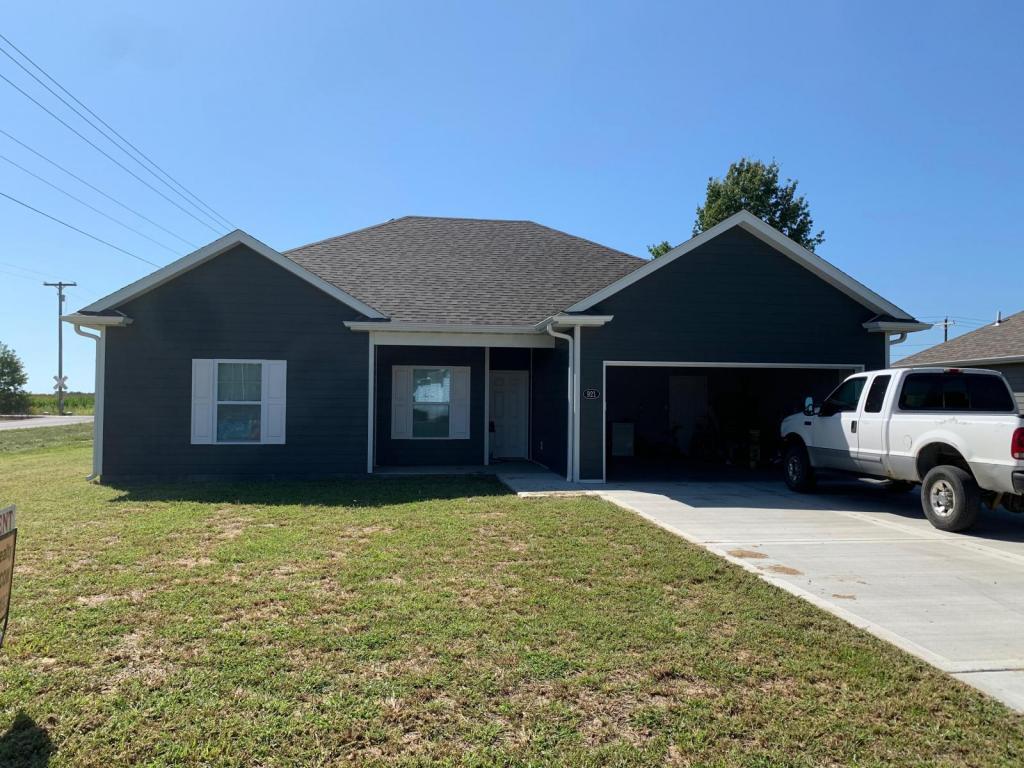 921 S Central House Rental in Centralia, MO