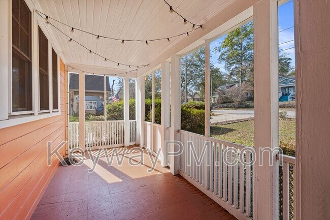 Foto del edificio - 972 Heard Ave