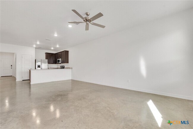 Building Photo - 3902 American Elm