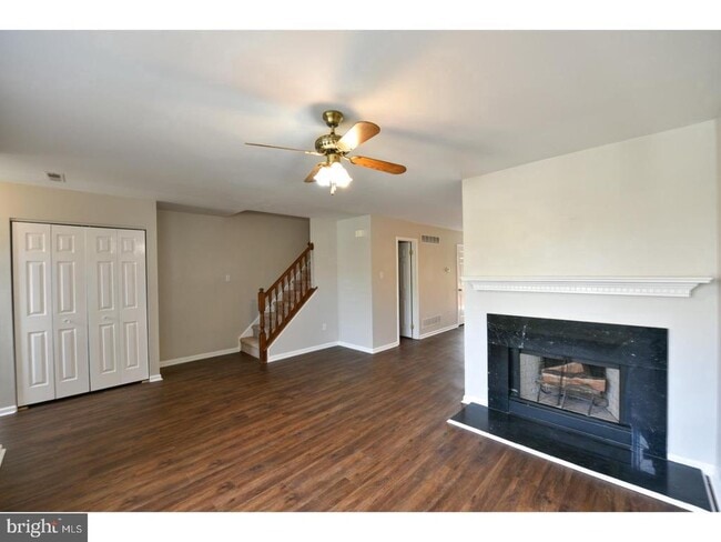 Building Photo - 126 Hawthorne Ct