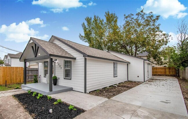 Building Photo - 4409 McKinley St