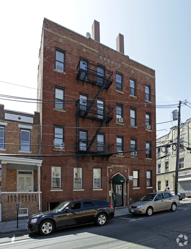 525 60th St - 525 60th Street Apartments