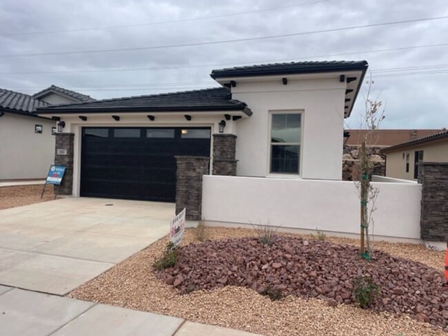 Building Photo - Beautiful Brio Home.
