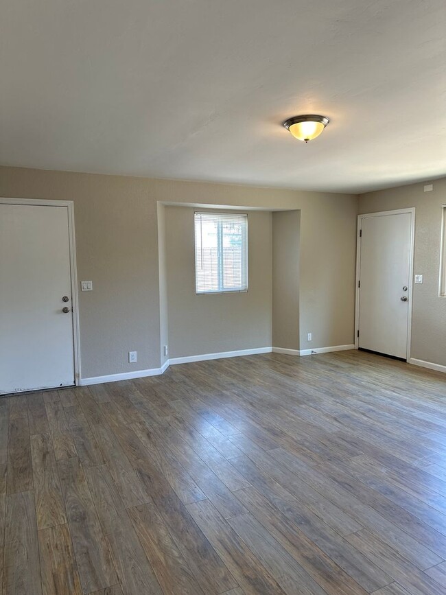 Building Photo - 2812 Franklin Ave