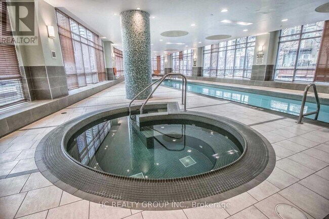 Photo du bâtiment - 18 Holmes Ave