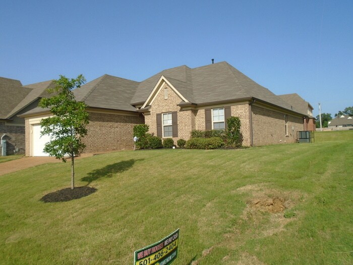 Building Photo - 2288 Southern Woods Dr