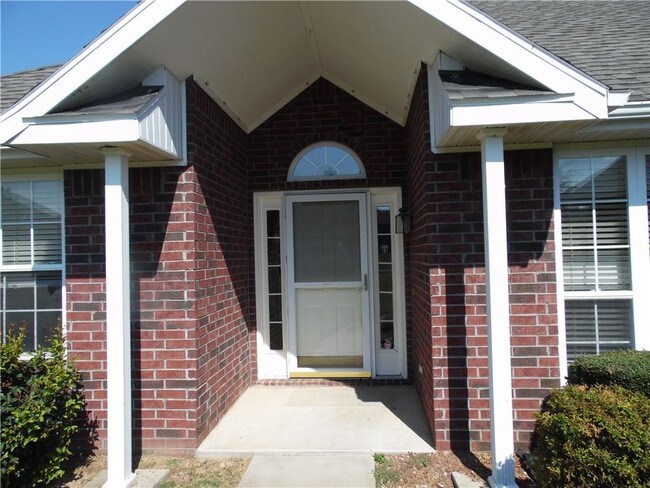 Building Photo - 3002 Scotia Ln