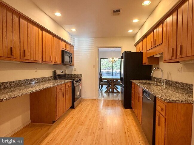 Foto del edificio - 71 Oak Knoll Dr